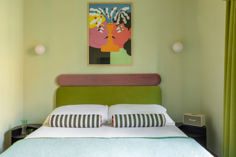 Deluxe room with double bed in the foreground - Hotel Marisa, BZAR hotels in Rome